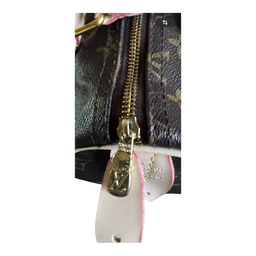 Louis Vuitton Speedy bag in monogram canvas with cream trim. - Picture 6 of 10